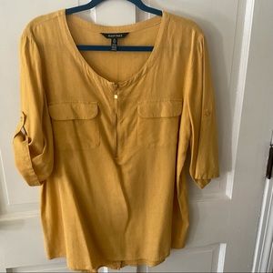 Ellen Tracy 3/4 zip linen top